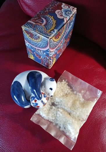 1986 Elizabeth Arden/ Porcelain Bear Pomander