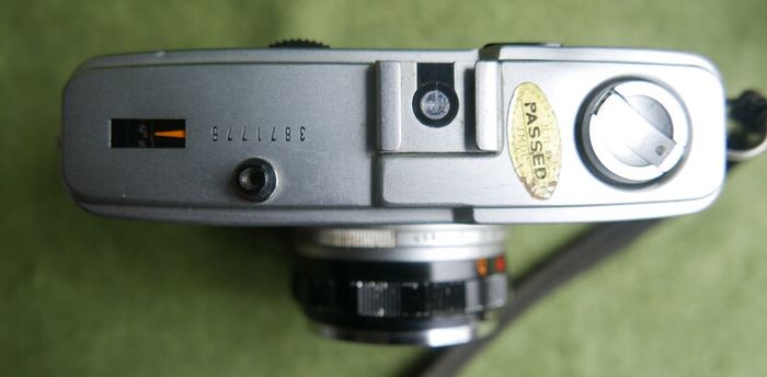 Olympus Trip 35 35mm Film Camera with  Flash - Tested