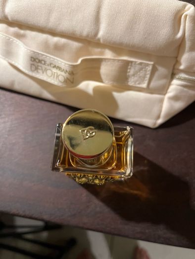 Dolce & Gabbana Devotion perfume (50 ml) + wash bag bundle