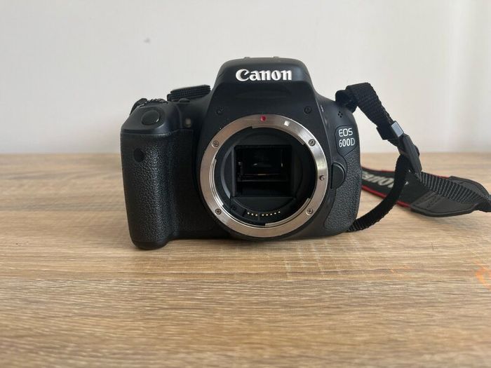 Canon EOS 600D Camera with lenses.