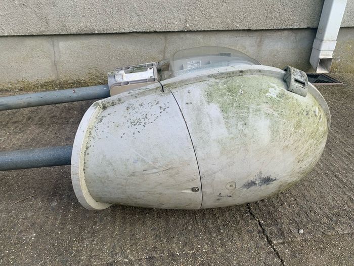 4 Large industrial yard lights all good only need a wipe down from dust