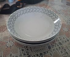 Brand New 12-Piece Dinner Set with + 4 Grey Pasta Bowls