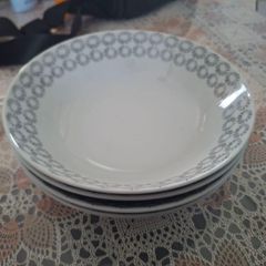 Brand New 12-Piece Dinner Set with + 4 Grey Pasta Bowls