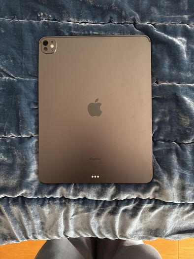 13 inch IPad Pro W/Magic Keyboard