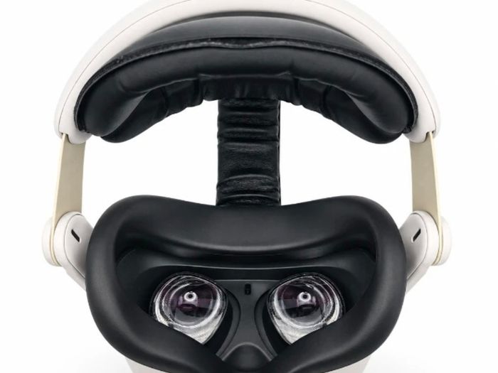 Meta Quest 2 VR Headset 120GB Bundle