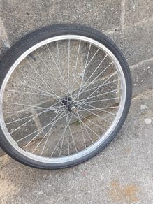 Front bicycle wheel