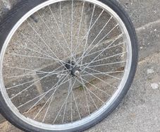 Front bicycle wheel