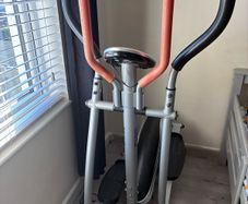 Cross trainer