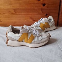 new balance 327 Size 7 eu 40.5 grey suade In good condition