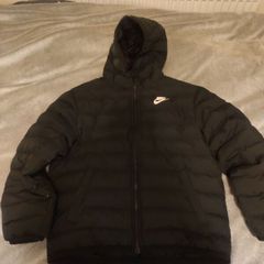 Nike black coat size 147-158 cm
