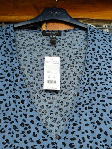 Ladies New look Curves Blue animal print dress, long sleeve with elasticated cuff.New with tags.