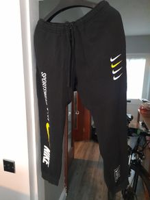 Nike  swoosh bottoms immac cond large