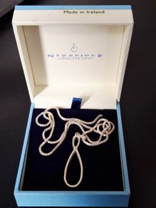 Newbridge Silverware Made in Ireland Sterling Silver Teardrop / Loop Pendant Necklace New in Box