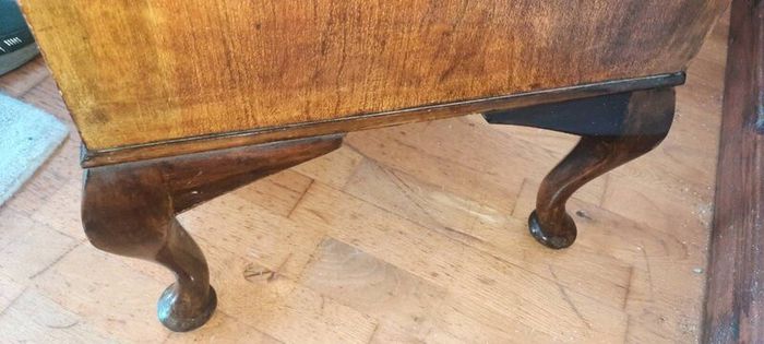 Vintage walnut veneer chest of drawers