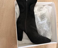 Black Pointed Toe Heeled Ankle Boots Size 6 EU 39