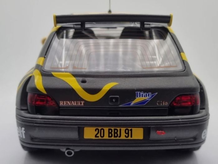 Renault Clio Maxi Presentation 1995 Ottomobile - 1/18 - New In Box