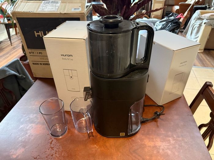 Hurom H409 Juicer