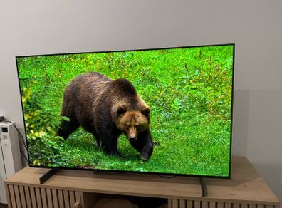 LG OLED C4 42 - 4K Smart TV - Excellent Condition