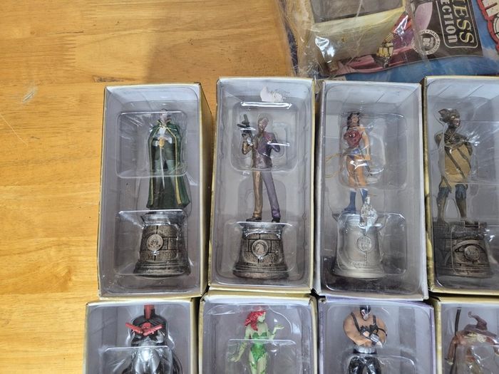 Eaglemoss DC Comics Chess Collection Figures Lot of 19 (With Deadshot Magazine)