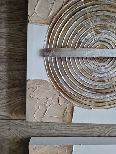 Pair of Pictures