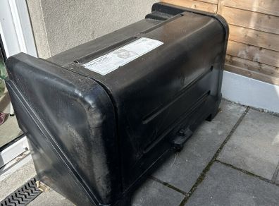 Garden storage box