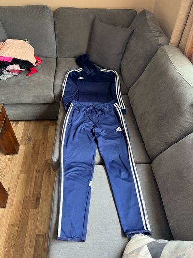 Adidas tracksuit, Size M