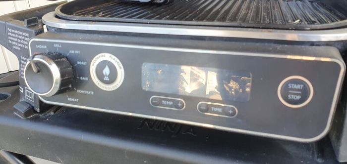 Ninja barbeque & smoker