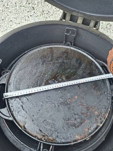 bbq cast iron smash burger/ griddle hot plate.