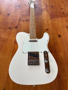 Fender Telecaster 2012 Arctic White with case