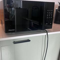 25 litre Hisense Microwave (black)