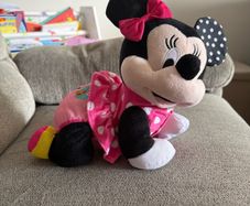 Crawl with me Minnie