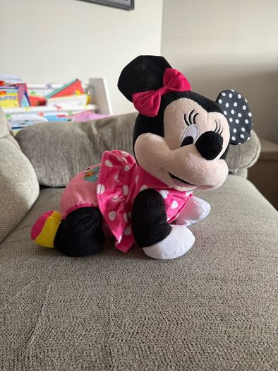 Crawl with me Minnie