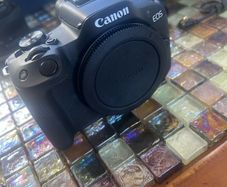 Canon EOS R50 Black Camera with RF-S 18-45mm lense