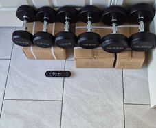 3xbrand new sets of dumbbells, 2x12.5kg, 2x10kg, 2x7.5kg
