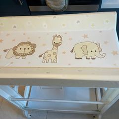 Babylo Changing Table and Bath