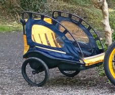 Kids bike trailer