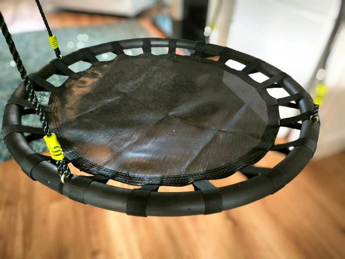 Large Premium Nest Swing. 99 cm. Excellent Condition.