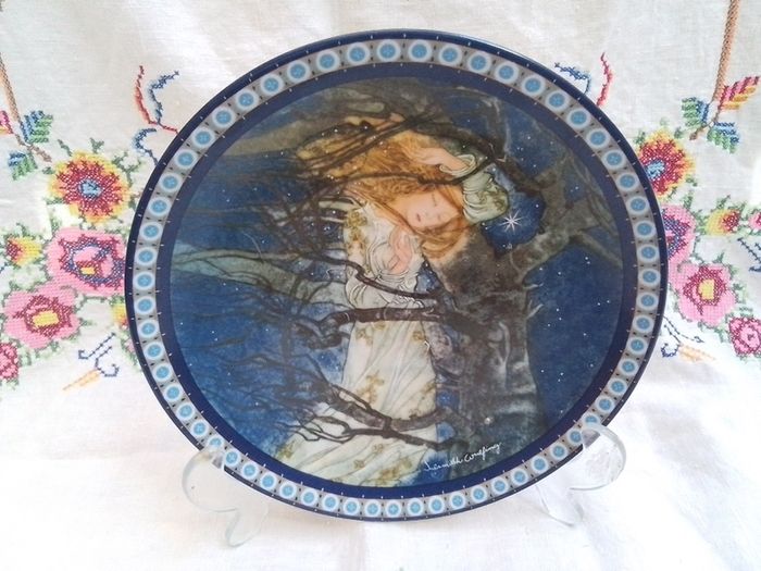Sulamith Wulfing Vintage Display Plate