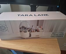 cosmetic organiser