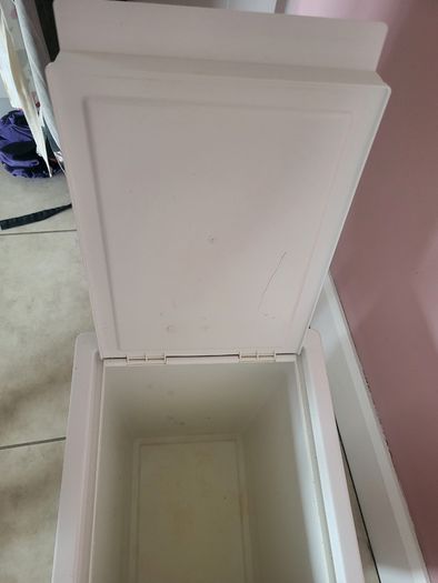 Storage container/bin