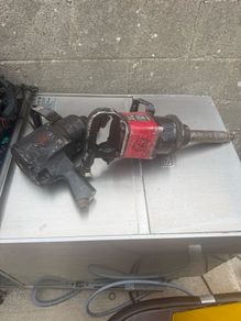 2 air impact wrench's
