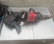 2 air impact wrench's
