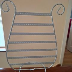 Earrings stand