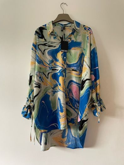 Pieces Oversized blouse shirt size Medium 10 to 12 New with tags