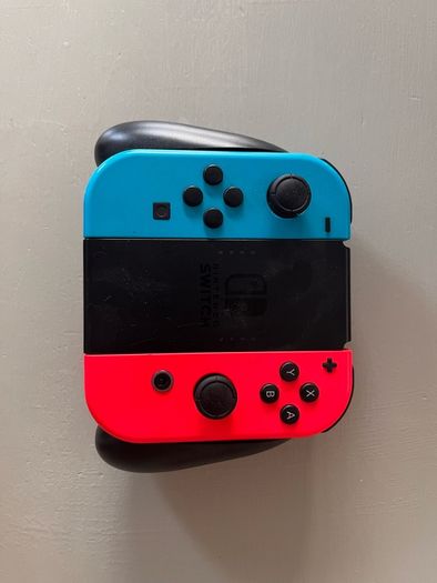 Nintendo Switch 32GB WITH Minecraft Game, Extra Controller, Carrying Case