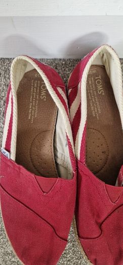 Ladies Tom's shoes