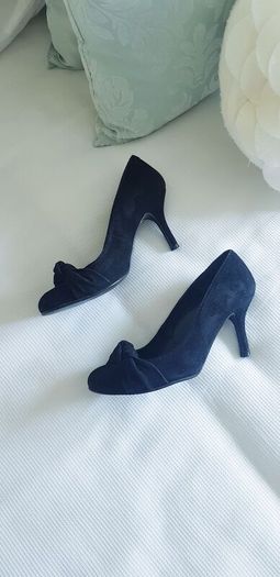 Stephanie Moreno Black Heels - Size 37