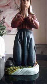 18 inch kneeling statue