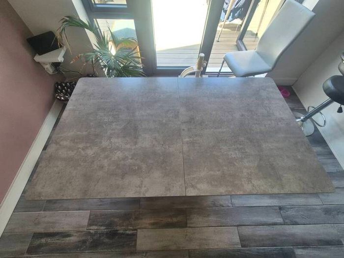 kitchen table (extendable)