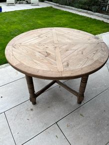 Mexican Pine Round Table